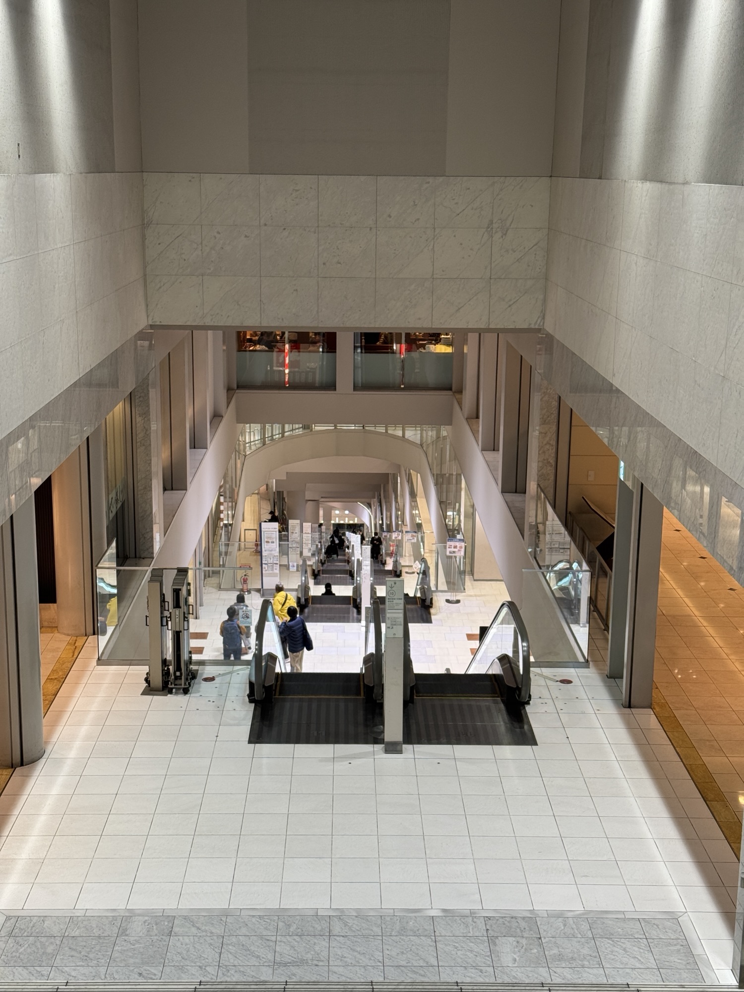 ジェイアール京都伊勢丹　内部